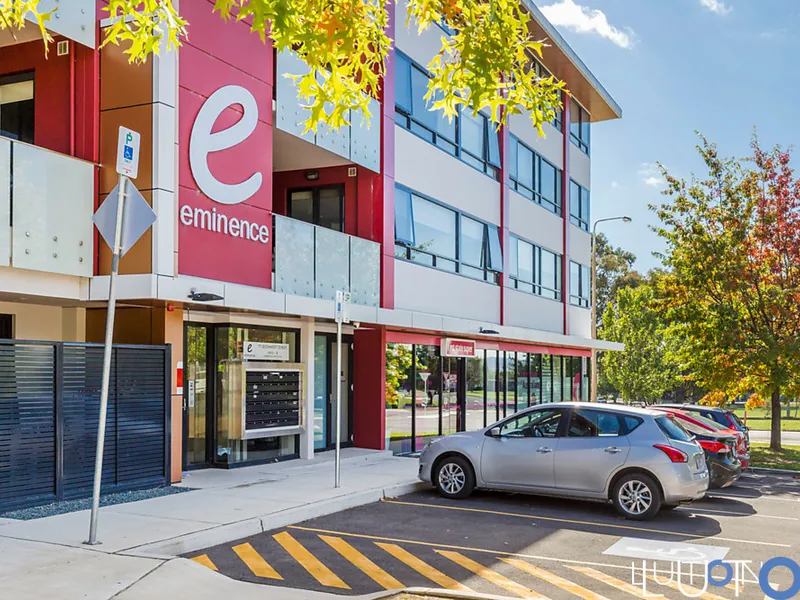 One Bedroom with Study in Kingston