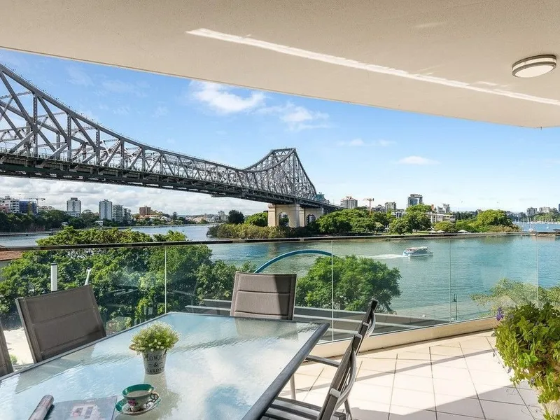 Stunning Three-Bedroom Apartment with Panoramic River Views