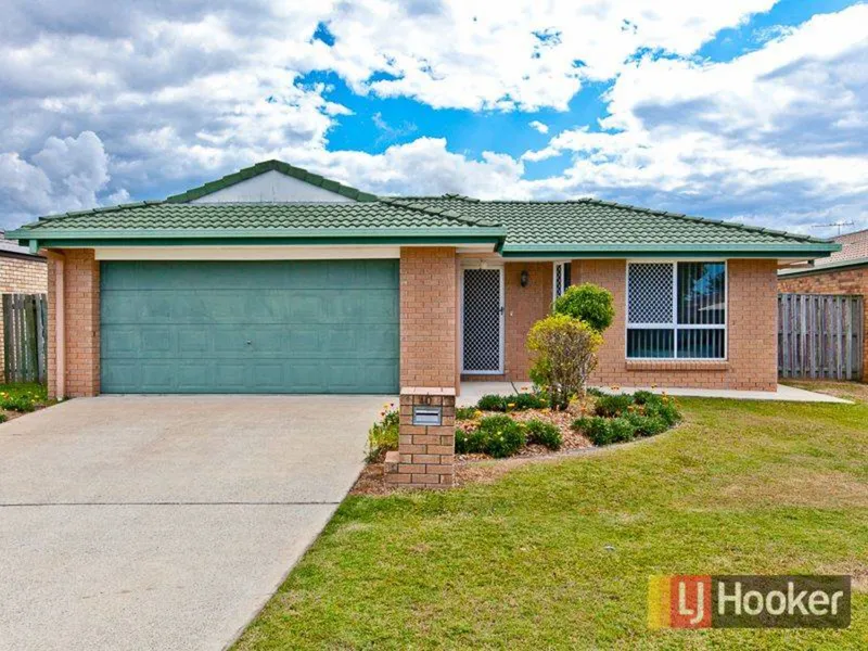 WONDERFUL LOWSET HOME IN SOUGHT AFTER ESTATE!