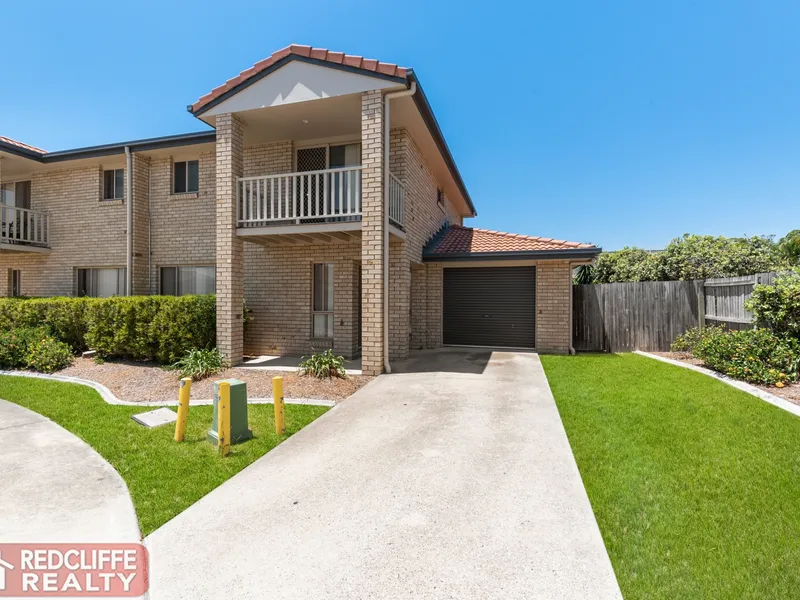 Spacious Townhouse Close to Water
