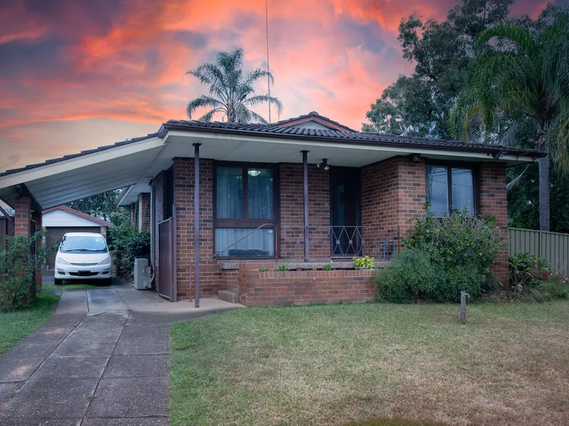 MUCH LOVED FAMILY BRICK HOME SITUATED ON 707SQM BLOCK!