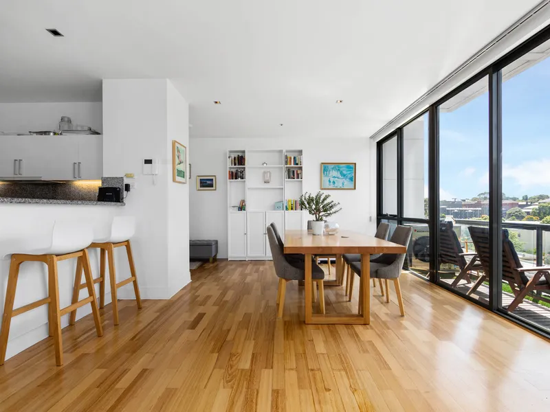 STYLISHLY FURNISHED WITH SPECTACULAR VIEWS | Besser+Co