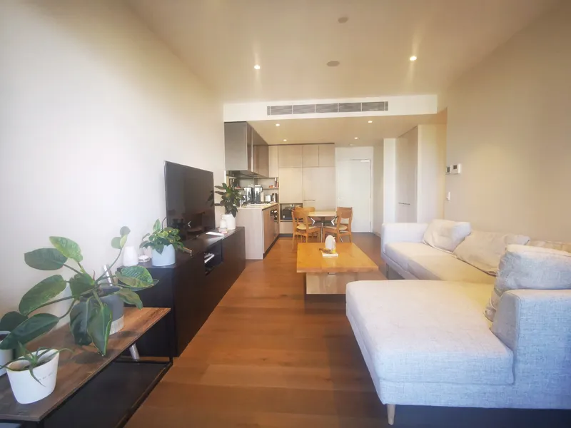 Spacious One Bedroom Apartment With Study North-East Facing 