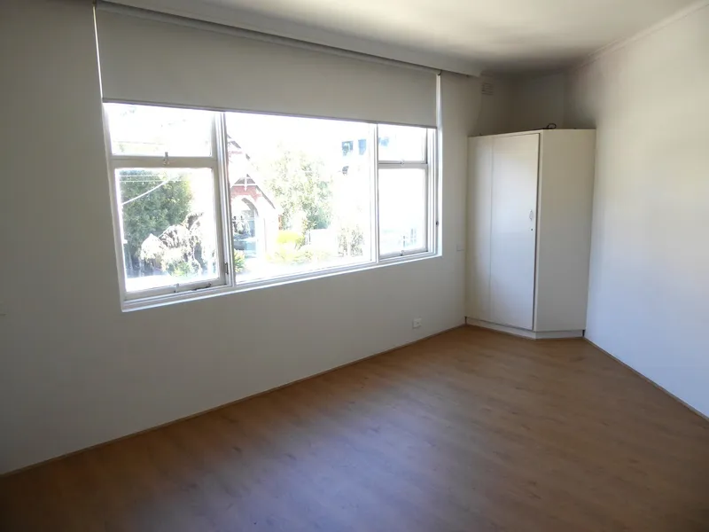 Renovated Studio Overlooking Glenferrie Road