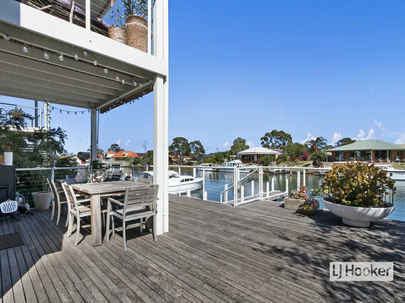 WATERFRONT IN DOWNTOWN LOCATION