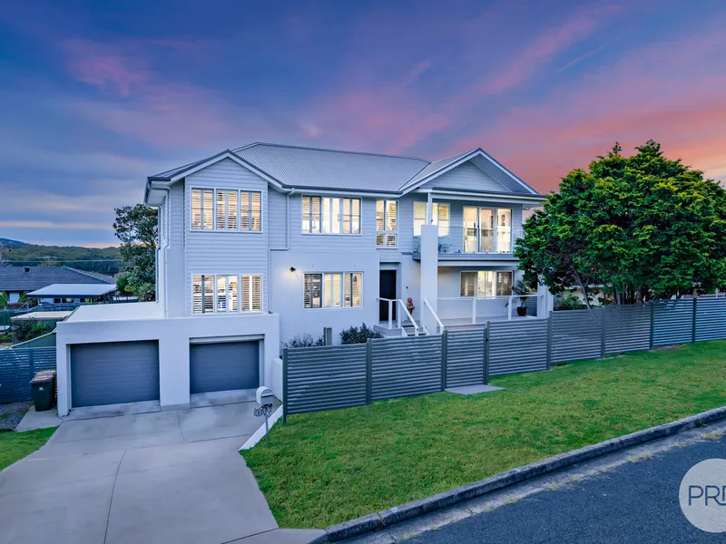 Grand Residence Blending Coastal Luxury with Sweeping Views