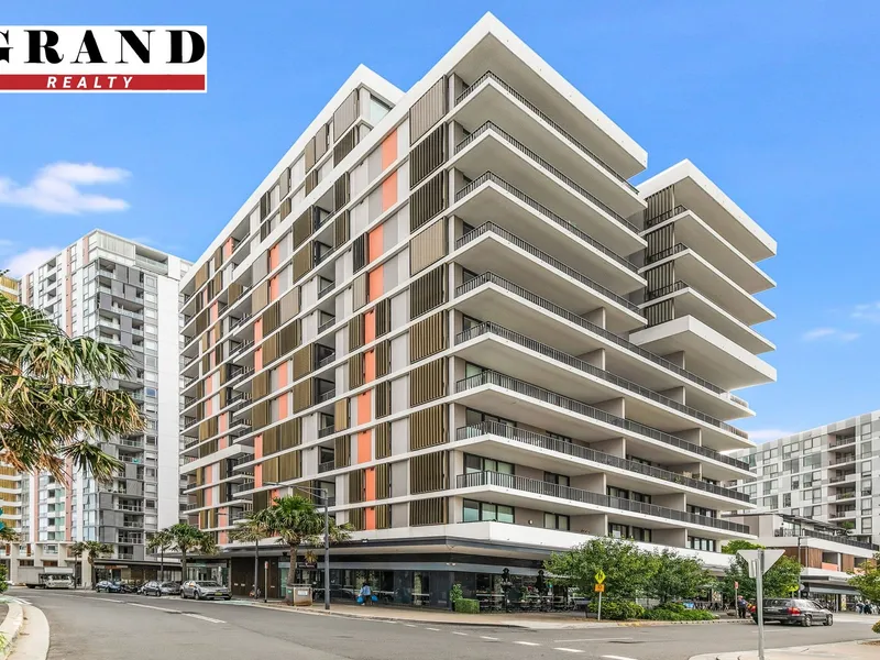 Discovery Point Apartment with Park View!  