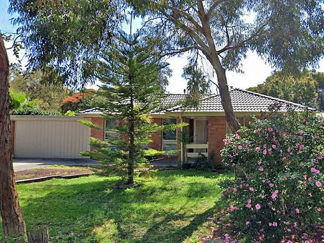 A WELL MAINTAINED FAMILY HOME IN GREAT LOCATION!