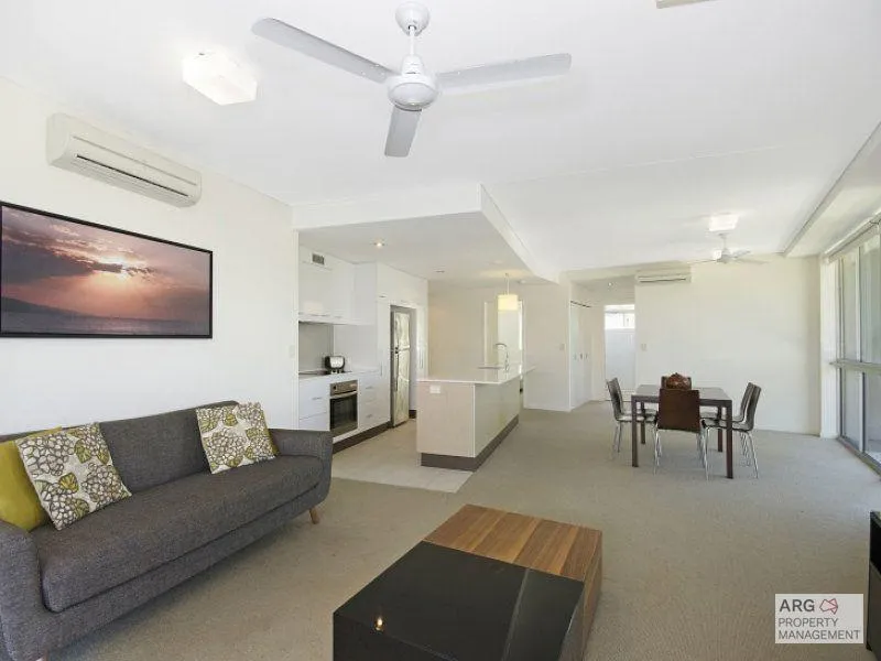 For Rent: Modern Fully Furnished 3 Bed, 2 Bath, 2 Car Unit in Thuringowa Central!