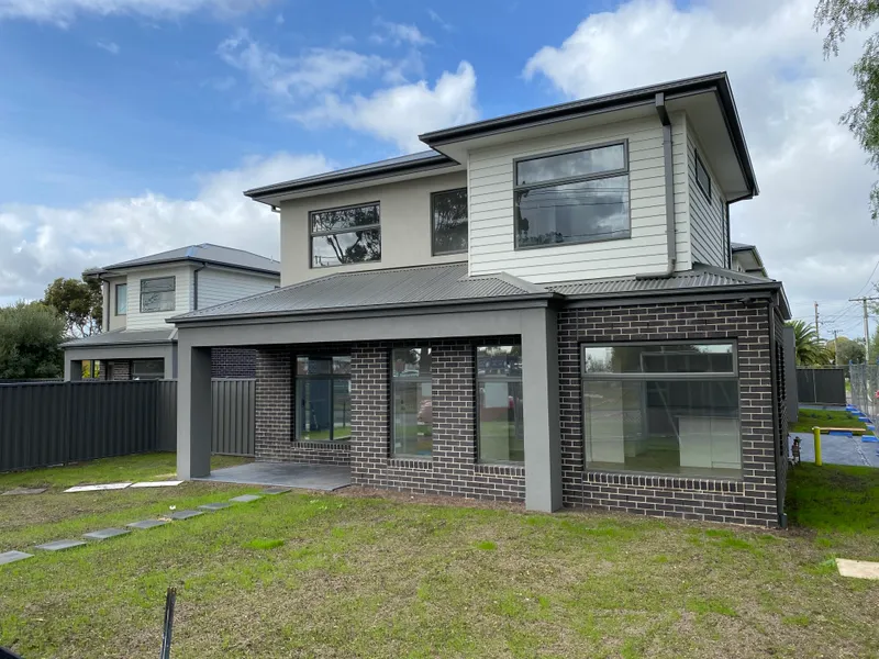 Absolutely Stunning Brand New Town House!