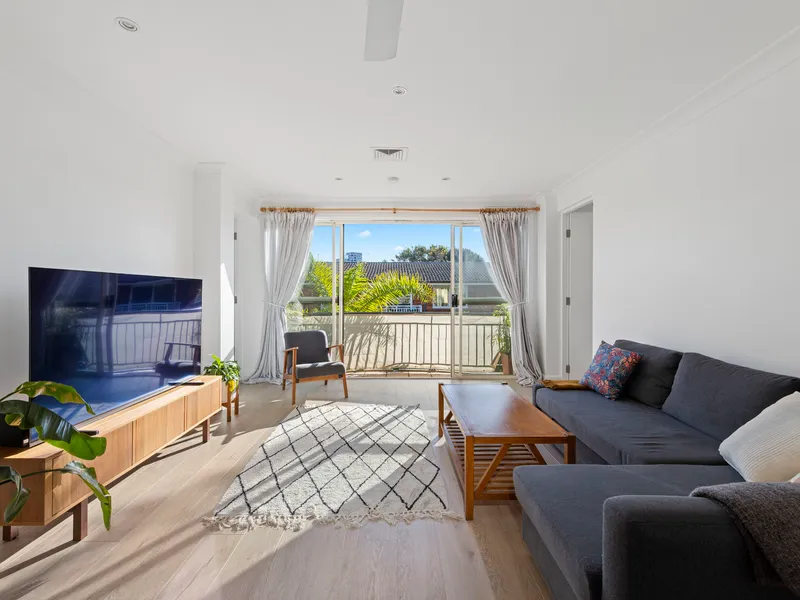 Beachside location with light filled top floor position