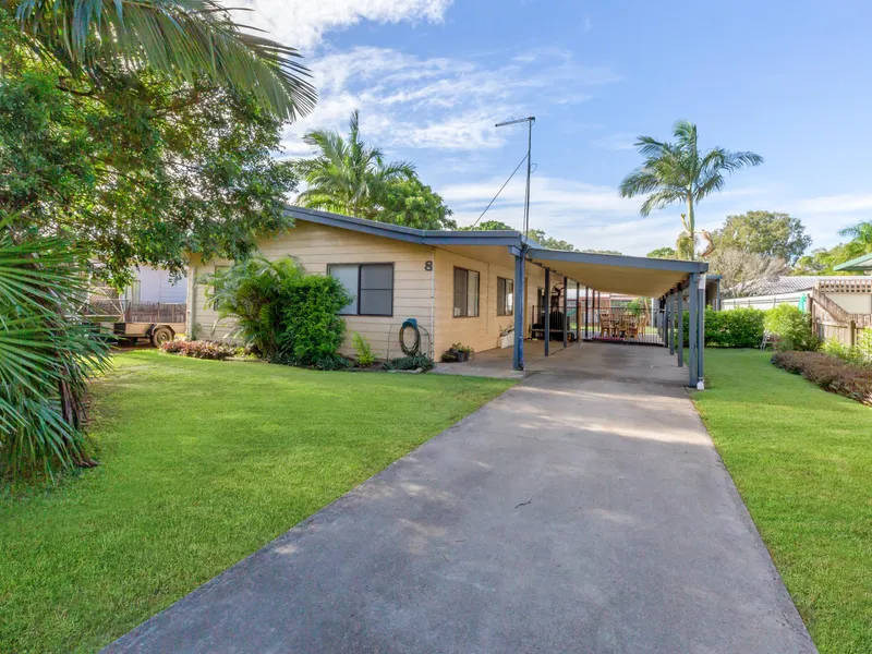 Large 5 Bedroom Family Home!