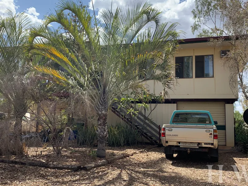 Home on 11 acres situated only 2kms out of town.