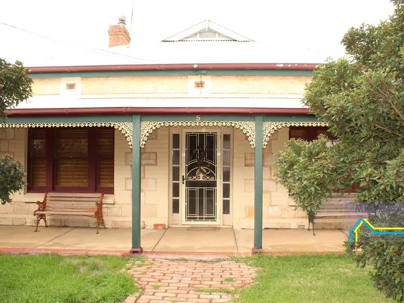 CHARACTER STONE FAMILY HOME