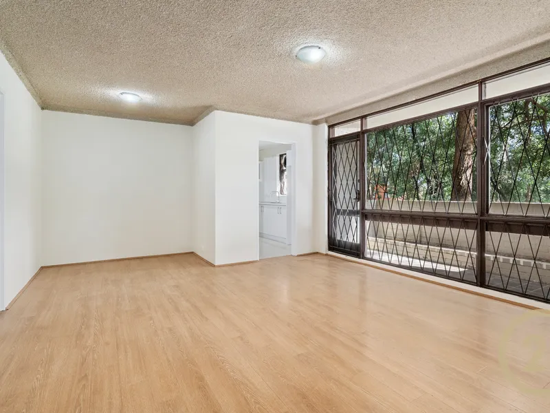 REFRESHED 3 BEDROOM APARTMENT