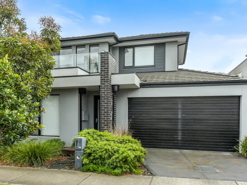 Magnificent Mount Waverley living...