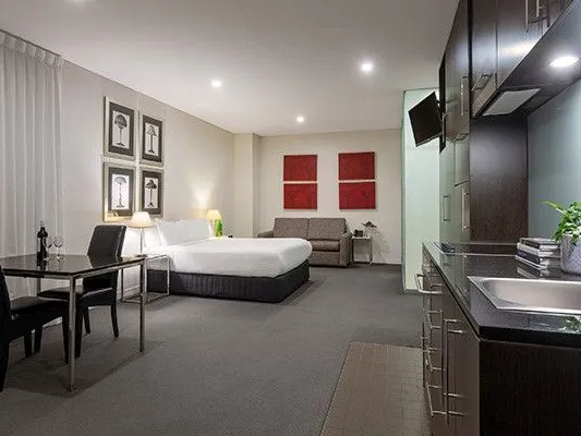 Premium Furnished Studio including Utilities, Wifi and Foxtel. 3 month lease only