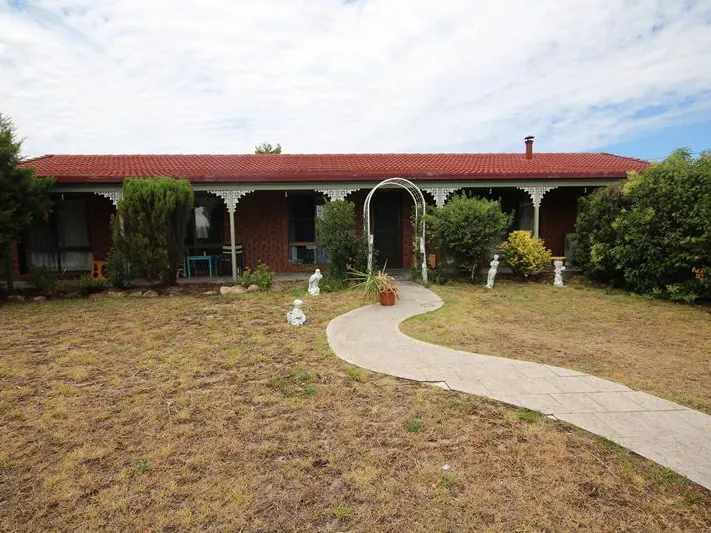 ENTRY LEVEL 3 BEDROOM BRICK HOME