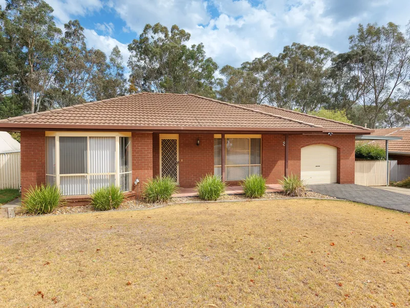 THURGOONA - Family Home in Central Location