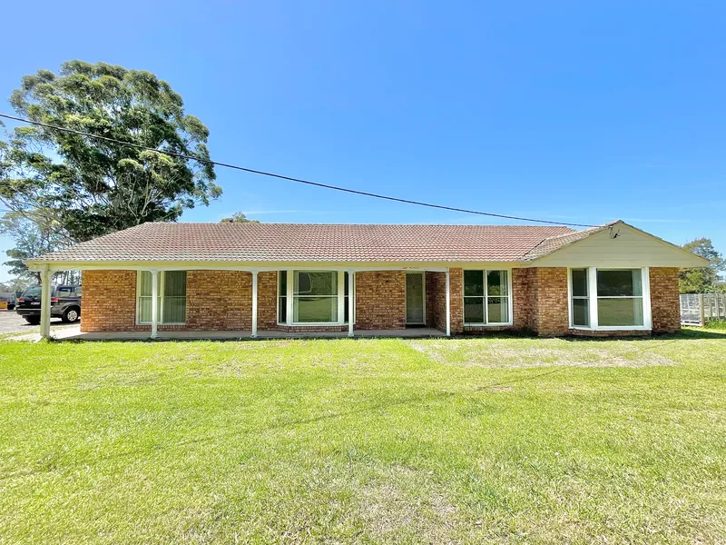 Acreage Lifestyle with City Views- Soo much storage space!