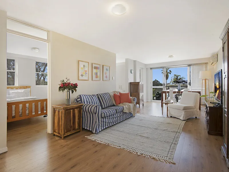 Elevated light-filled retreat