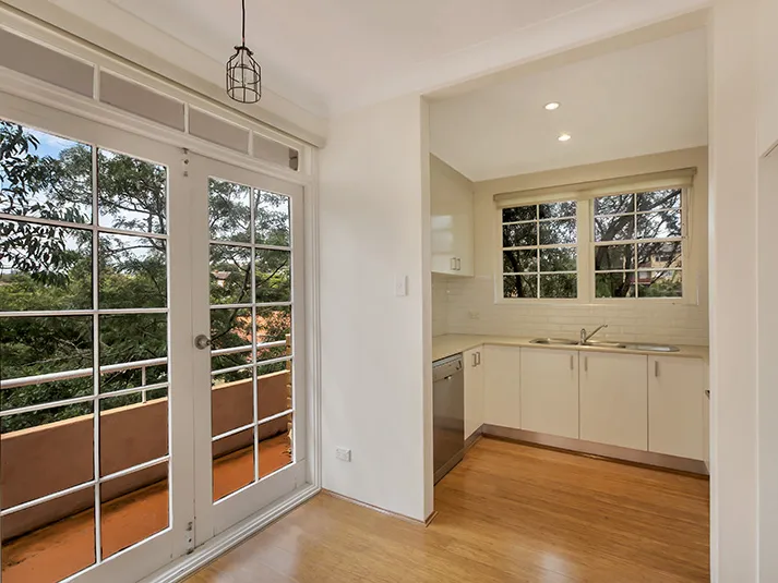 LARGE LIGHT-FILLED TWO BEDROOM UNIT!