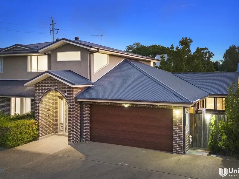 Contemporary Luxury Awaits- Your Perfect Family Home !