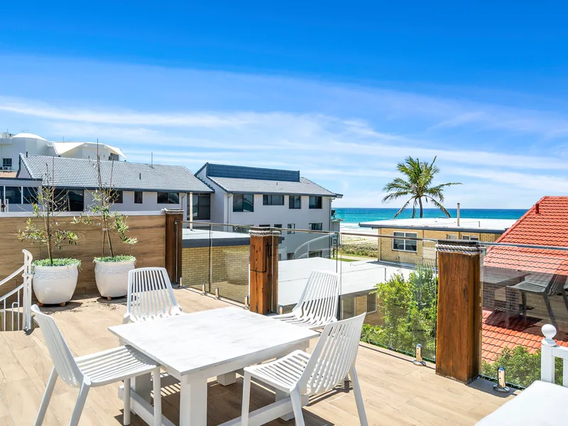 ENTERTAINERS BEACHSIDE LUXURY