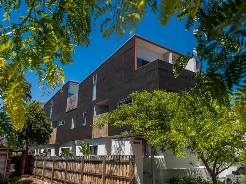 Secure, fully furnished one bedroom apartment