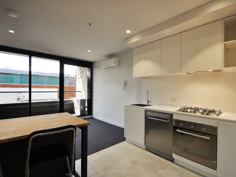 One Bedroom Plus Study