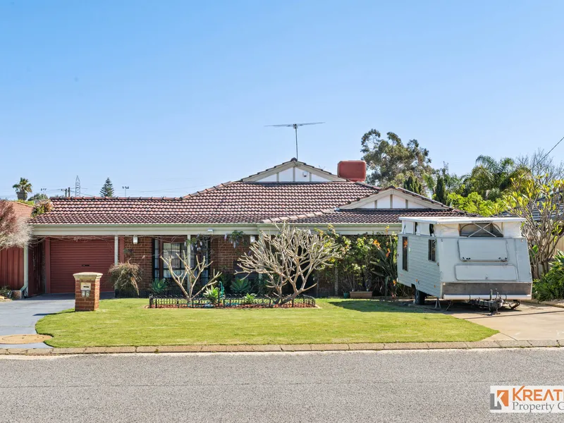 Family Home & Gardner's Delight!