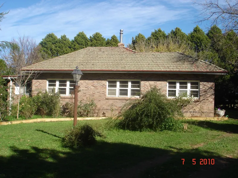 Rose cottage on a historic working property in Murrumbateman.