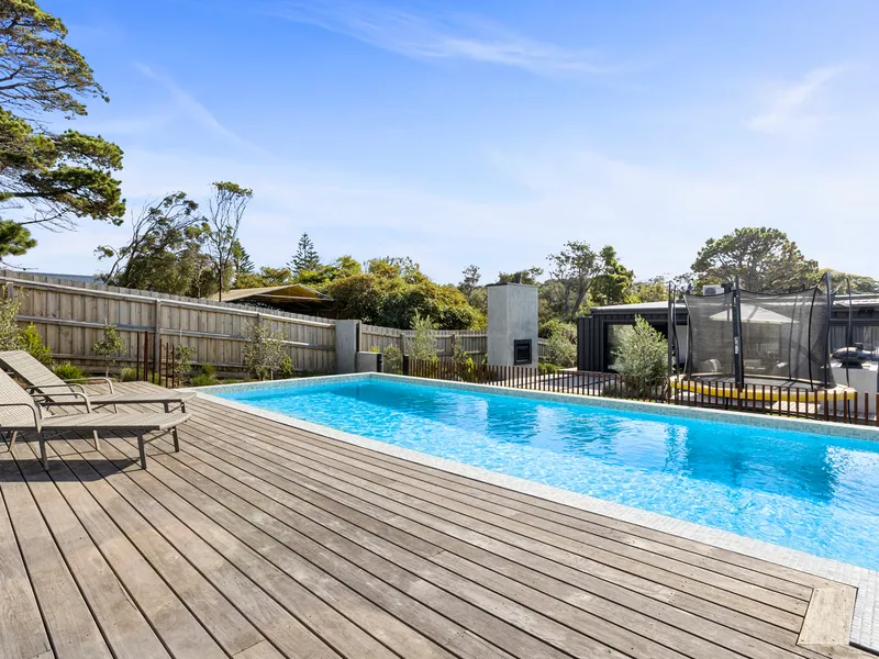 Cutting-Edge Poolside, Beachside Style