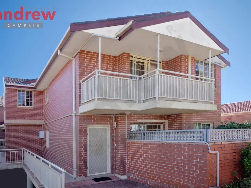 FOUR BEDROOM TOWNHOUSE TOTAL AREA 261SQM APPROX.