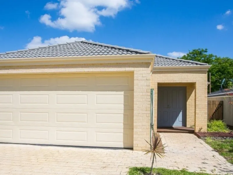 BRIGHT AND OPEN PLAN FAMILY HOME