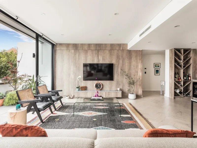 Welcome to the best of Neutral Bay, where fantasy becomes reality!