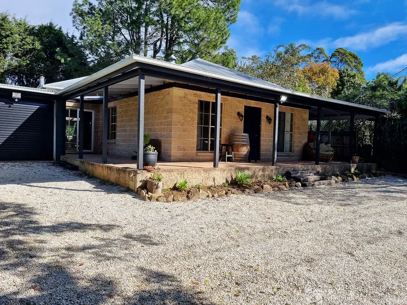 Family 4/5 bedroom home in Springbrook