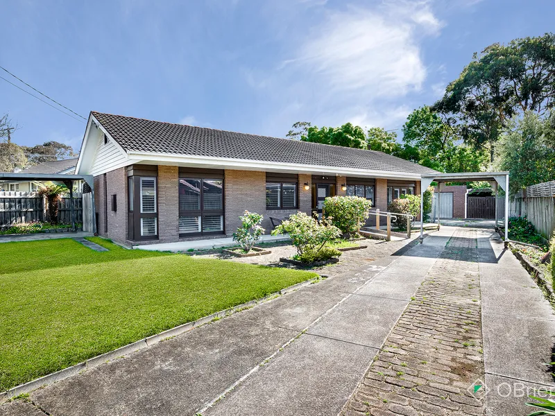 Charming 3BR home on generous block in FHS zone, for renovators/starters/investors