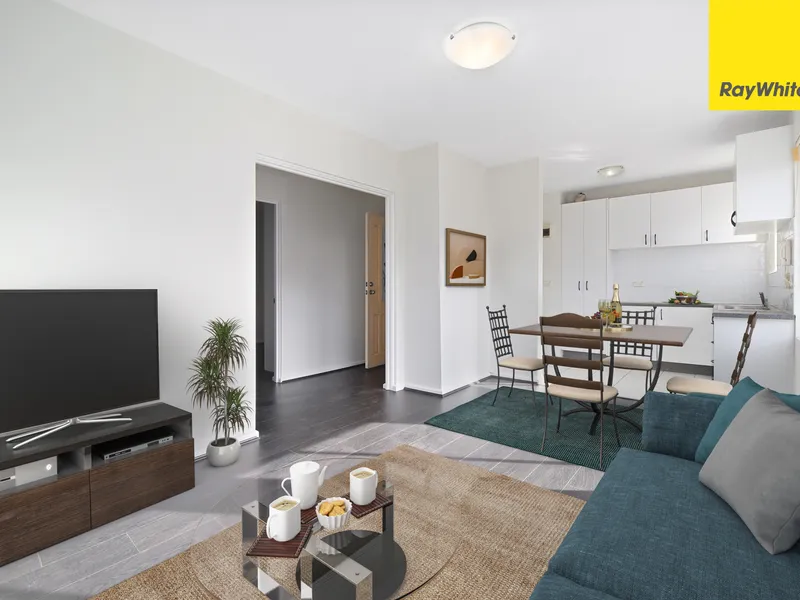 LOCATION, CONVENIENCE & SUNNY