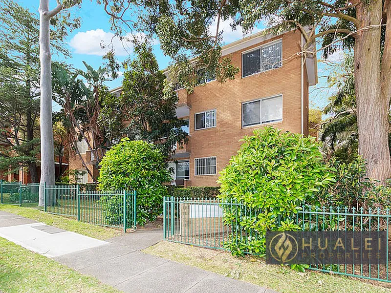 Hurstville Leafy and Convenient 3 Bedroom Unit for Lease