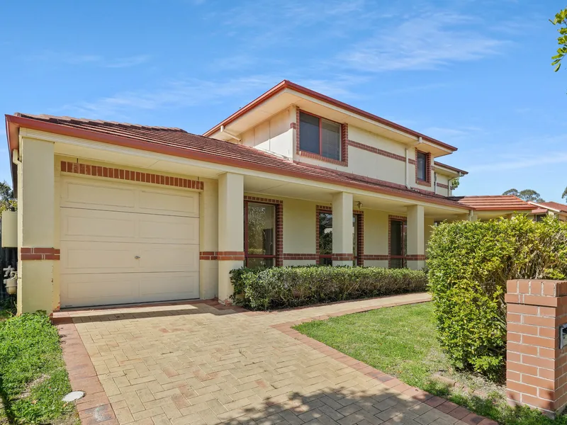 Adorable 4 Bedroom Family Home in a Quiet Neighborhood