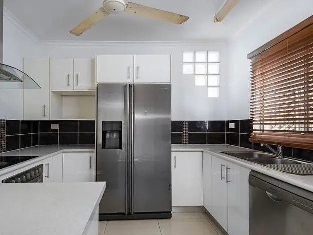 Spacious unit with courtyard