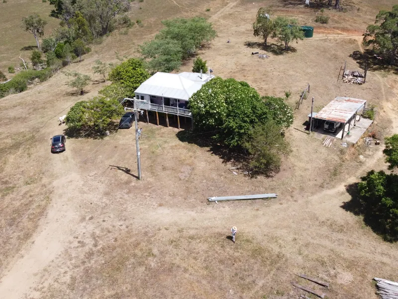 2 Bed Queenslander with sleepout  237 acres on 4 deeds...freehold