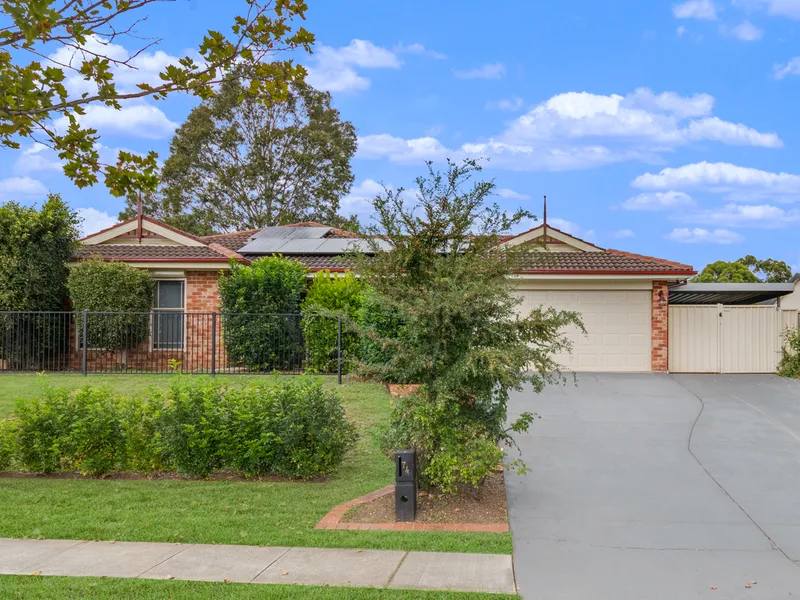 BEAUTIFULLY PRESENTED HOME ON A 821SQM BLOCK!