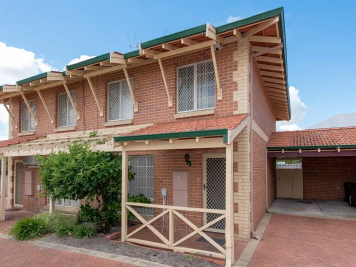 ** TO ARRANGE A VIEWING CLICK ON EMAIL/CONTACT AGENT TO REGISTER **