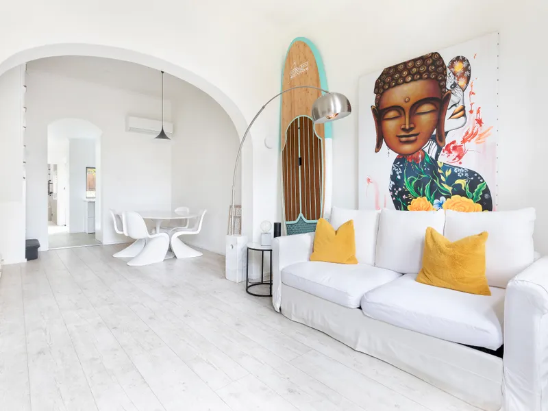 Fully renovated home / furnished / 6-month lease