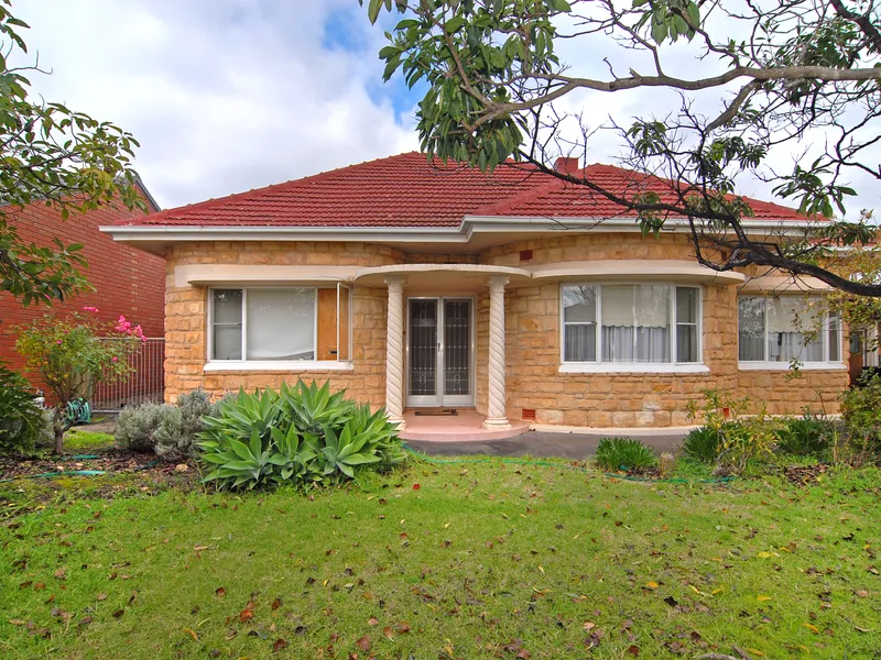 WITH OVER 21M FRONTAGE AND 928 SQUARE METRES (APPROX.)
