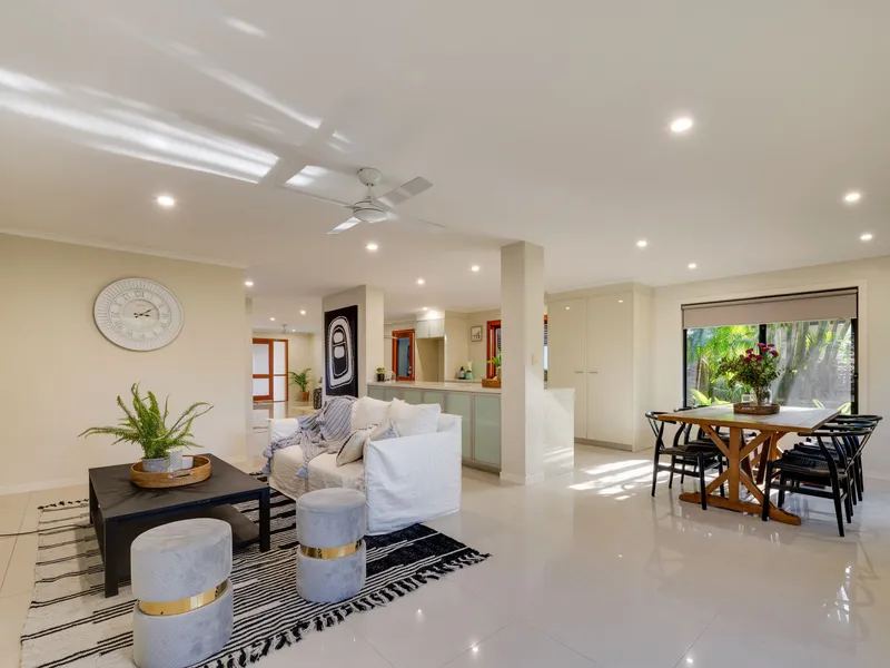 Elevated Single Level Turn-Key Home on 801m2* Block