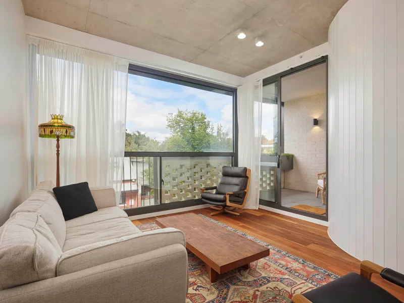 Stunning Furnished Apartment in Leafy Napier Street