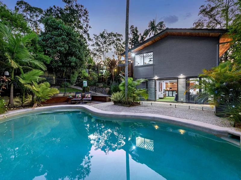 Contemporary Entertainer in Prestigious Fig Tree Pocket